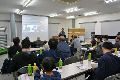 柴尾副社長による講演の様子